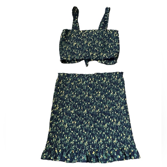 SUMMERLAND***2-Piece Floral Outfit***Medium Top + Large Skirt*** $385 - Picture 6 of 6